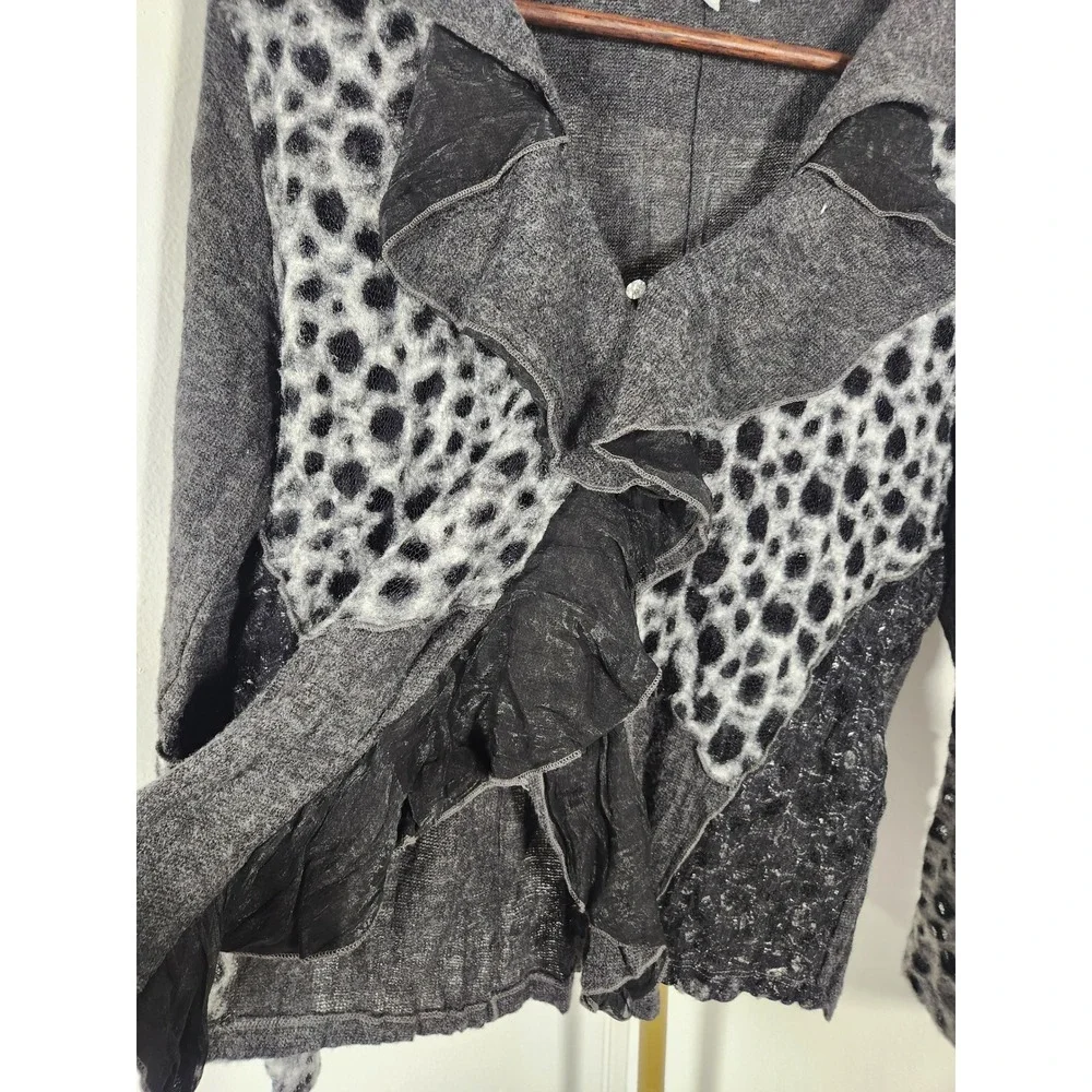 Hugging Kisses Black Mixed Media Leopard Print Ruffled Button Cardigan Size XL‎